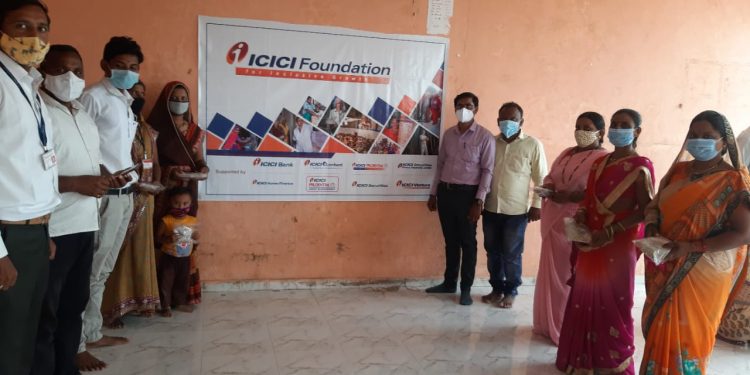 आय सी आय सी आय फाउंडेशन चाळीसगाव यांच्या संयुक्त विद्यमाने आज जुनोने पोषक परसबाग बियाणे वाटप