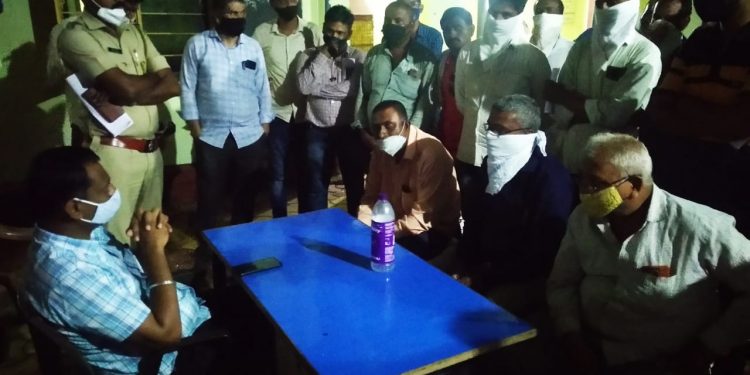 ख़िरडी खुर्दच्या व्यापाऱ्यांकडून करोडोची फसवणूक