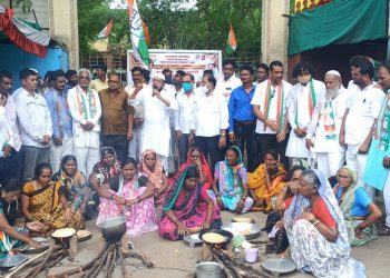 महागाई विरोधात चुली पेटवा आंदोलन