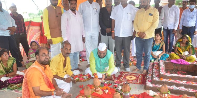 शिरसोलीत इच्छापूर्ती हनुमान मंदिराची प्राणप्रतिष्ठा ; पालकमंत्र्यांची मदत