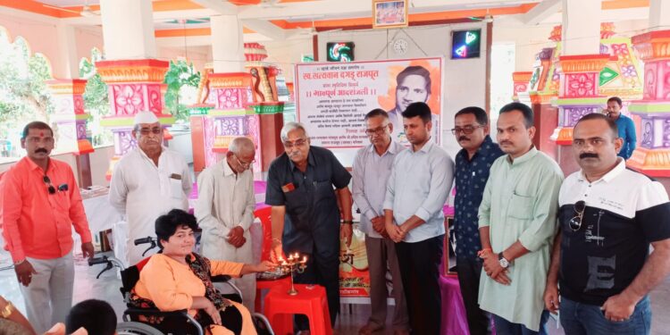 चाळीसगाव येथे स्व.सत्यवान राजपूत यांचे स्मृतीदिनानिमित्त गाण्यांच्या कार्यक्रमाचे आयोजन