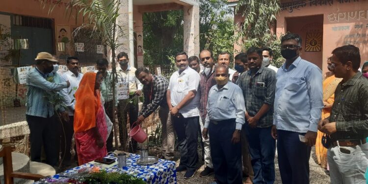 मुख्यमंञी उध्दव ठाकरे यांच्या वाढदिवसानिमित्ताने वृक्षारोपण सप्ताहाचा समारोप