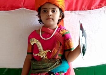 जे.के. इंग्लिश स्कूल येथील वेदिका ने स्वीकारले झाशीची राणी ची भूमिका