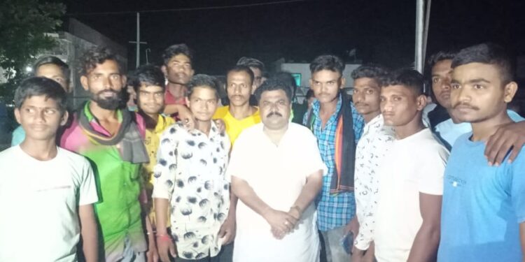 सचिन सोमवंशी यांच्या नेतृत्वाखाली पाचोरा काॅग्रेस चा अभिनव उपक्रम कॉंग्रेस आपल्या दारी