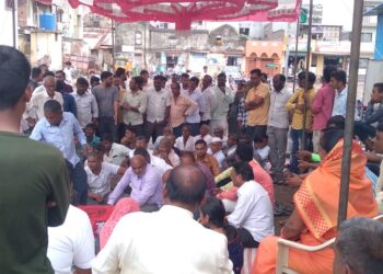 समित्या स्थापनेवरून ग्रामसभेत वादंग