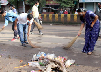 जळगावात महापौर जयश्री महाजन यांनी राबविले स्वच्छता अभियान