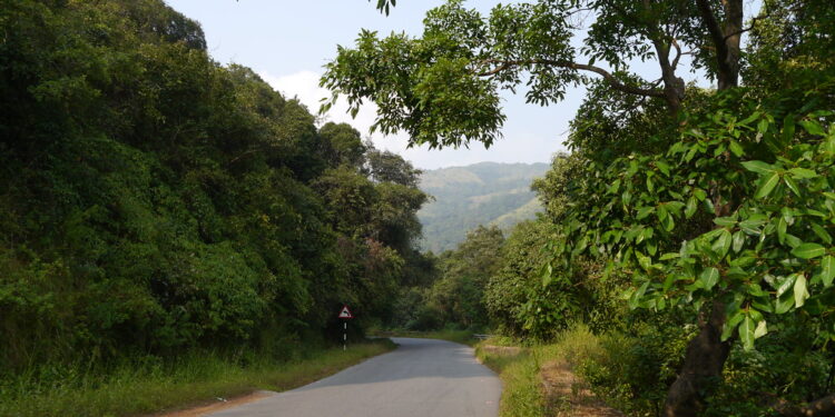 आजपासून कन्नड घाटातून छोट्या वाहनांसाठी रस्ता खुला