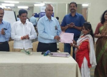 रोटरी क्लब ईलाइटतर्फे ब्युटी पार्लर प्रशिक्षणाचा समारोप