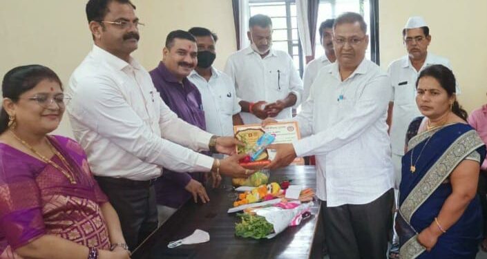 प्रभाकर सिनकर यांना तालुकास्तरीय आदर्श शिक्षक पुरस्कार जाहीर