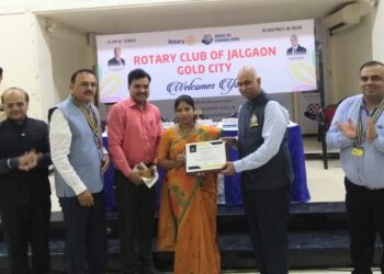 रोटरी जळगाव गोल्डसिटीतर्फे नेशन बिल्डर अ‍ॅवार्डने सुनीता शिमालेंचा गौरव