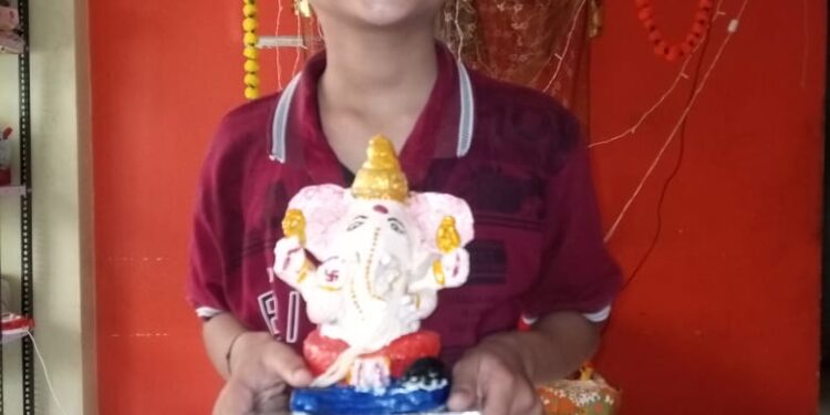 चिमुकल्याने साकारली ‘पर्यावरणपूरक श्रीगणेश मूर्ती’