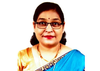 सर्पदंश टाळण्यासाठी शेतात, घराजवळ वावरताना काळजी घ्यावी