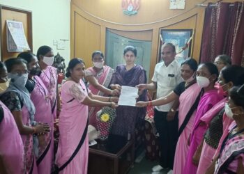 अंगणवाडी कर्मचाऱ्यांच्या विविध प्रलंबित मागण्यासंदर्भात खा. रक्षाताई खडसे यांची भेट