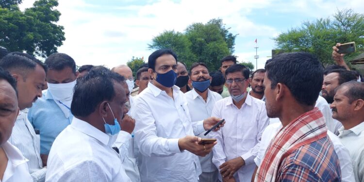 नदी पात्रातील अतिक्रमित बांधकाम काढण्याचे निर्देश देणार- जलसंपदा मंत्री जयंत पाटील