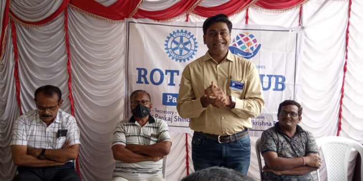 पाचोरा रोटरी क्लब तर्फे पत्रकारांचे नेत्र तपासणी शिबीर