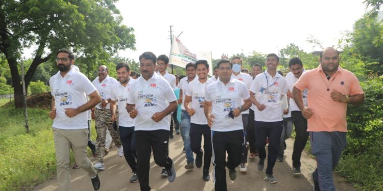 ‘फिट इंडिया फ्रीडम रन’मध्ये धावले तरुण जळगावकर!