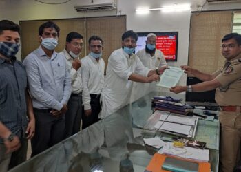 ए आई एम आई एमचे खालिद परवेज यांनी पोलीस अधीक्षक मुंडेची घेतली भेट