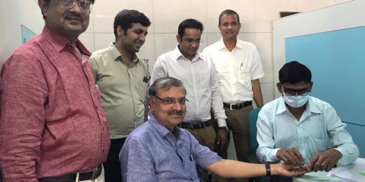 रोटरी क्लब जळगाव ईस्टतर्फे 293 रुग्णांची मधुमेह तपासणी