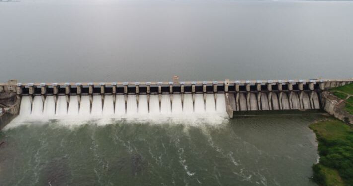 जायकवाडी धरणाचे सर्व दरवाजे उघडले, पैठण शहराला पुराचा धोका