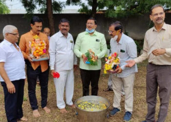 जळगाव केमिस्ट भवनात गणरायाचे पाचव्या दिवशी विसर्जन