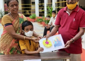 आजी-आजोबांसोबत नातवंडांनी साजरा केला जागतिक शिक्षक दिन