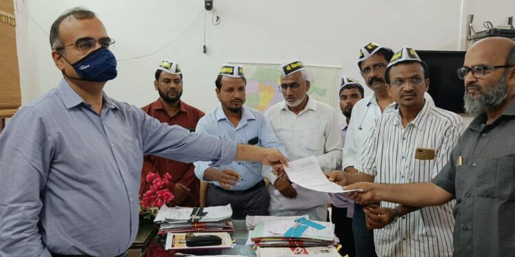 अजय मिश्राची हाकालपट्टी करून आशिष मिश्राला अटक करा - विविध संघटनेतर्फे निदर्शने