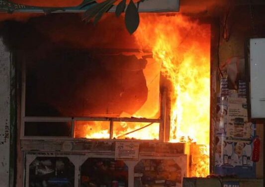 जळगावमध्ये मेडिकल दुकानाला आग; दहा लाखांच्या औषधी जळून खाक
