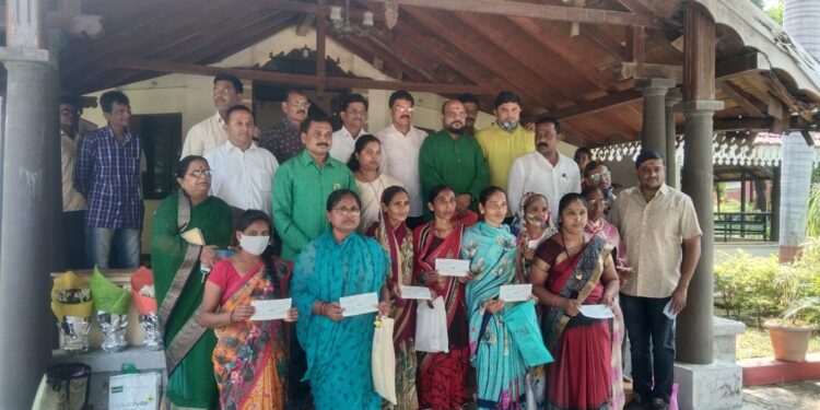 राष्ट्रीय कुटुंब अर्थसाहाय्य योजनेतंर्गत 14 महिलांना पालकमंत्र्यांच्या हस्ते धनादेशाचे वितरण