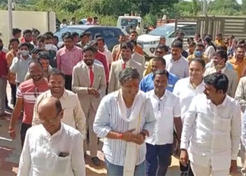 आमदार रोहित पवार यांचे पाळधीनगरीत शिवसेनेकडून जंगी स्वागत