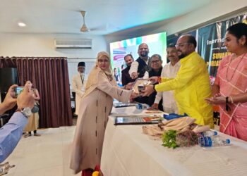 डॉ. सुमय्या शोएब शेख खान्देश गौरव पुरस्कार देऊन सत्कार