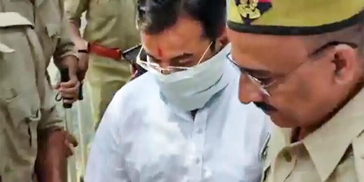 लखीमपूर हिंसाचार प्रकरण; चौकशीनंतर आरोपी आशिष मिश्राला अटक