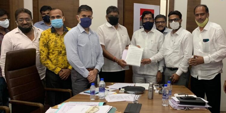 जळगाव गाळेधारक संघटनेच्या पदाधिकाऱ्यांची ना. एकनाथराव शिंदे यांची भेट