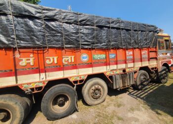 यावल येथील पोलिसांनी ३० टन रेशन तांदूळाचा साठा पकडला