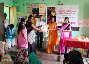 १९७ स्तनदा माता व गरोदर महिलांना पोषण किट वितरण