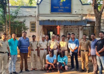 मोबाईल हिसकविणारे दोघे चोरट्यांना जिल्हापेठ पोलिसांनी केली अटक