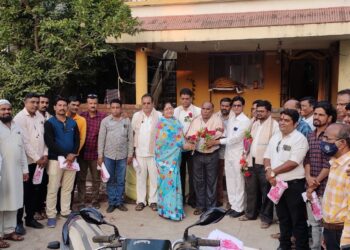 नगरसेविका योजना पाटील यांनी दिवाळीनिमित्त केला पत्रकार बांधवांचा सत्कार