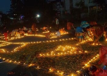 श्रीराम मंदिराच्या वर्धापन दिनानिमित्त ११०० दिवे लावून साजरा