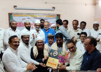 अब्दुल करीम सालार यांना खान्देश रत्न पुरस्काराने सन्मानित