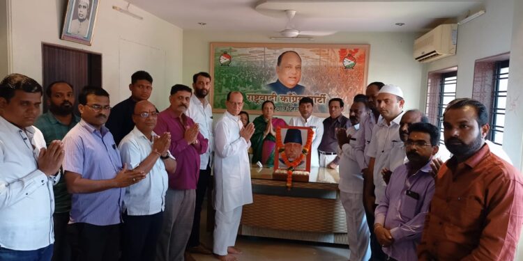 रॉकॉच्यावतीने मौलाना अब्दुल कलाम आझाद यांच्या जयंतीनिमित्त अभिवादन