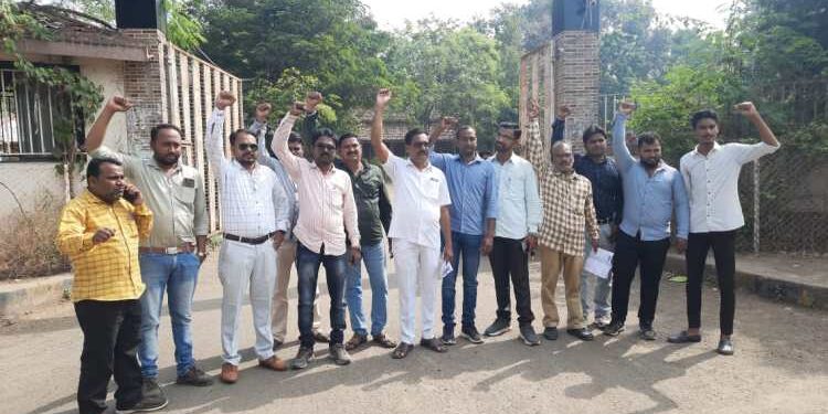 मुस्लिम आरक्षण संदर्भात बहुजन आघाडीचे जिल्हाधिकारी राऊत यांना निवेदन