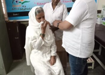 इकरा युनानी मेडीकल कॉलेजमध्ये ३५०० लोकांचे लसीकरण