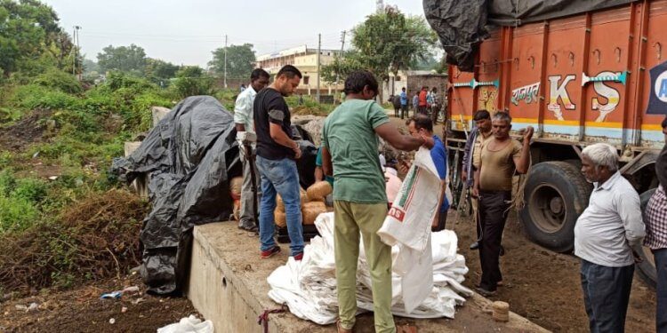 मोठी कारवाई : जिल्ह्यातील एरंडोल तालुका येथे १५०० किलो गांजा जप्त