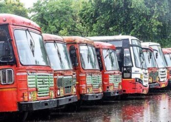 मोठी बातमी राज्यभरातील ३७६ एसटी कर्मचाऱ्यांचे निलंबन, संप चिघळण्याची शक्यता