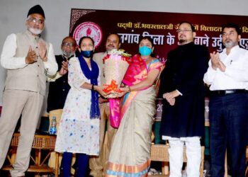 मनियार बिरादरीने क्रीडा, सांस्कृतिक व सामाजिक क्षेत्रातील समाजसेवकांचा केला गौरव