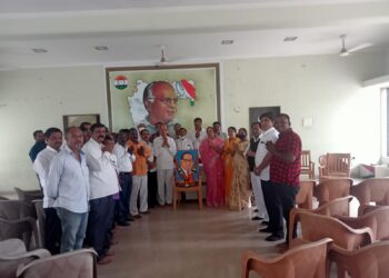 राष्ट्रवादी काँग्रेस महानगरतर्फे बाबासाहेबांना अभिवादन व बैठक उत्साहात संपन्न