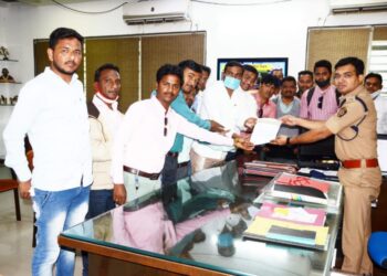 मारवेल कॅफेवर कारवाईचे वृत्त प्रसारीत करणार्‍या जेष्ठ पत्रकारांना धमकी