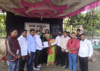 महाराष्ट्रातील महिला बचत गटांचे कर्ज माफीचे 63 दिवसीय आंदोलन खासदारांच्या लेखी आश्वासनानंतर स्थगित