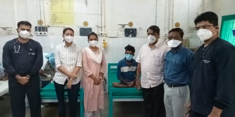 तरुण शेतमजुराला खेचले मृत्यूच्या दाढेबाहेर