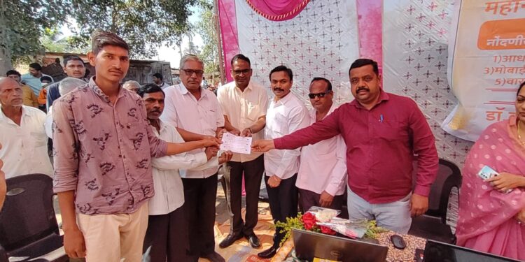 डॉ. कुंदन दादा फेगडे यांच्या मार्गदर्शनाखाली मोफत ई -श्रम कार्ड नोंदणी