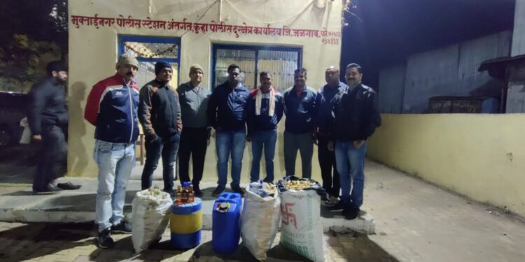 बनावट मद्य कारखान्यावर छापा, मुद्देमाल केला जप्त